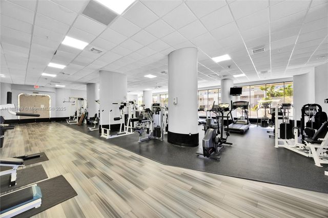 1800 NE 114th St 1103, Miami, FL 33181