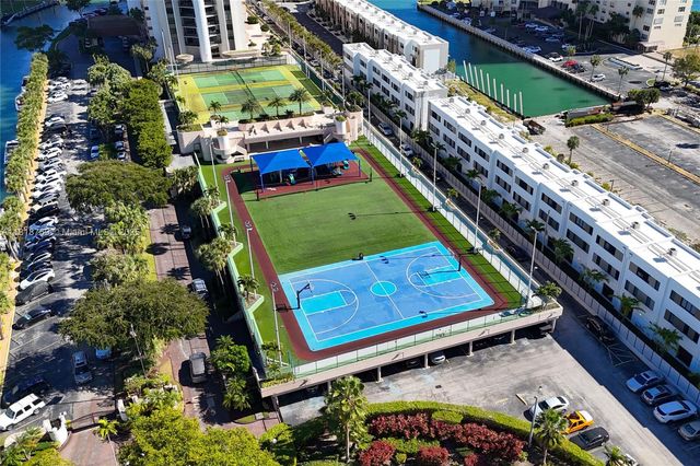 1800 NE 114th St 1103, Miami, FL 33181