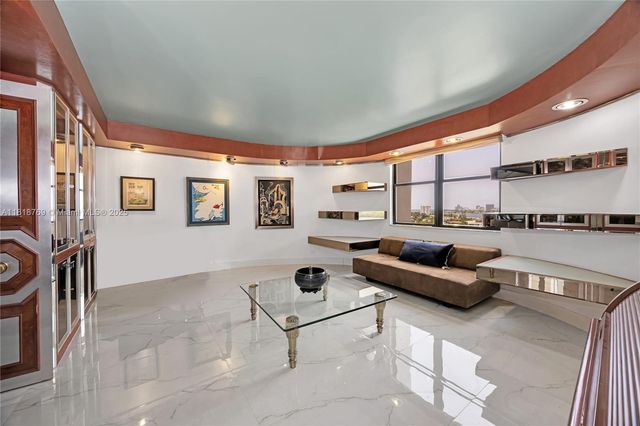 1800 NE 114th St 1103, Miami, FL 33181