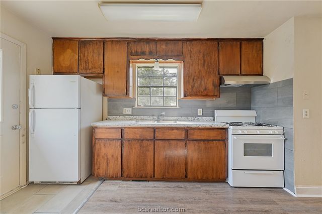 1807 South College, Bryan, TX 77801