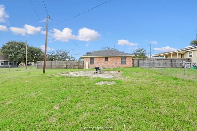 1807 South College, Bryan, TX 77801