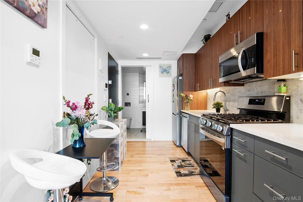 1064 Hancock Street 101, Brooklyn, NY 11221