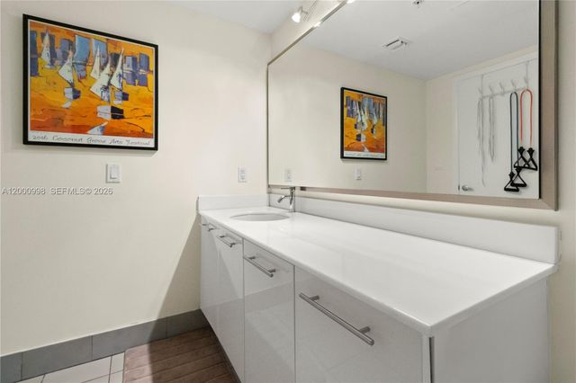 92 SW 3rd St 1202, Miami, FL 33130