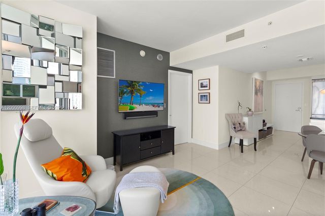 92 SW 3rd St 1202, Miami, FL 33130