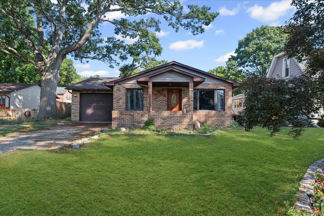 106 E Union Street, Mahomet, IL 61853