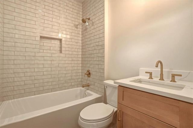 1566 Olympian SW Circle, Atlanta, GA 30310