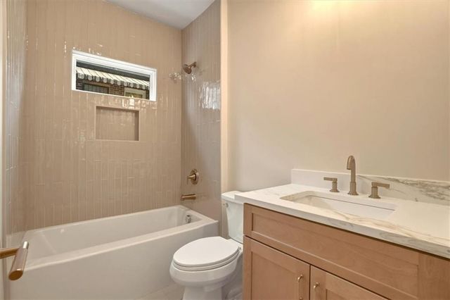 1566 Olympian SW Circle, Atlanta, GA 30310