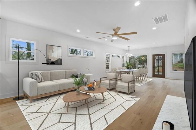 1566 Olympian SW Circle, Atlanta, GA 30310