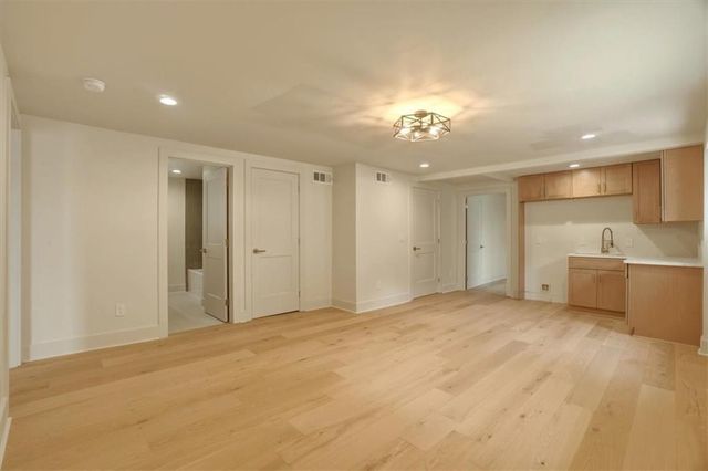 1566 Olympian SW Circle, Atlanta, GA 30310