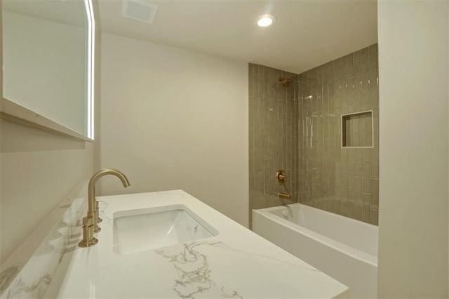 1566 Olympian SW Circle, Atlanta, GA 30310