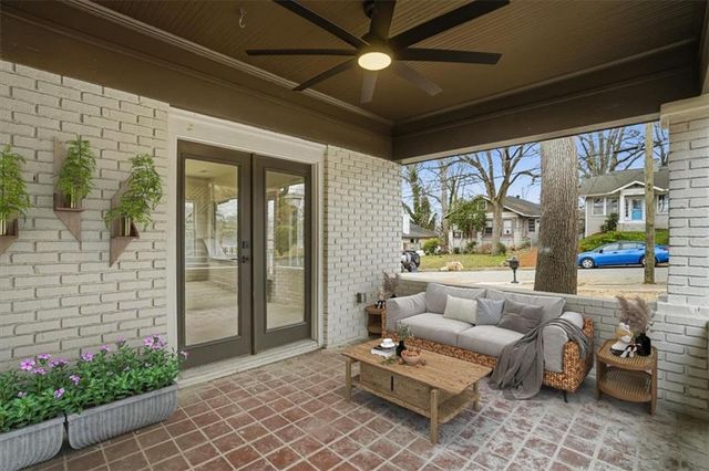 1566 Olympian SW Circle, Atlanta, GA 30310