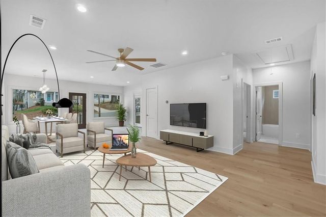 1566 Olympian SW Circle, Atlanta, GA 30310