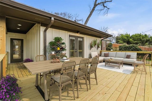 1566 Olympian SW Circle, Atlanta, GA 30310