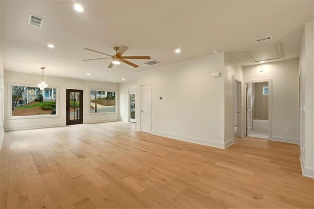 1566 Olympian SW Circle, Atlanta, GA 30310