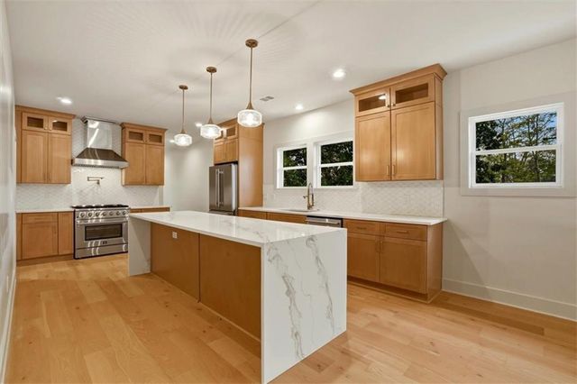 1566 Olympian SW Circle, Atlanta, GA 30310