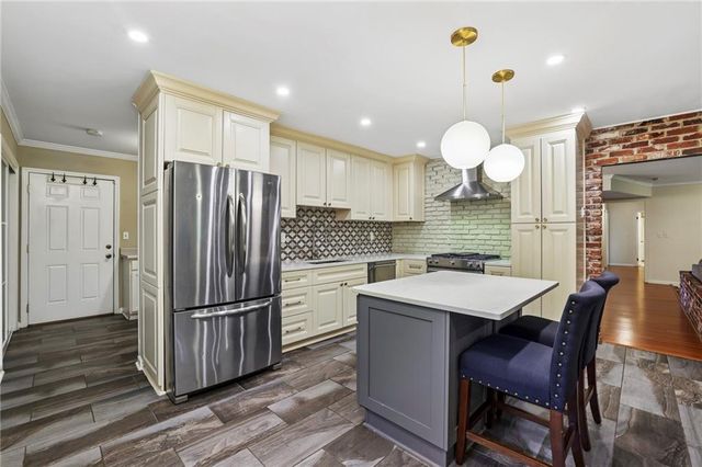 2862 Dunnington Circle, Atlanta, GA 30341