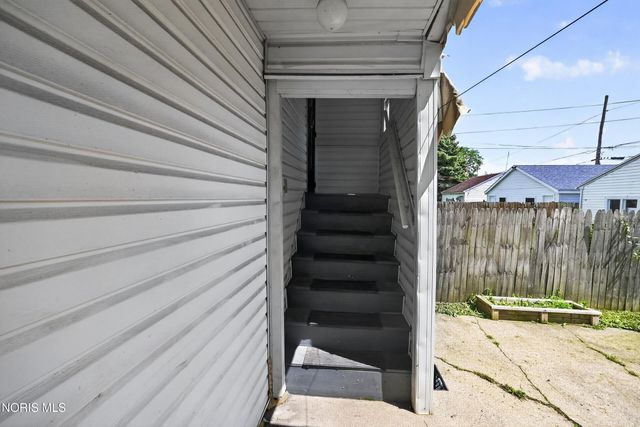 240 Dexter Street, Toledo, OH 43608