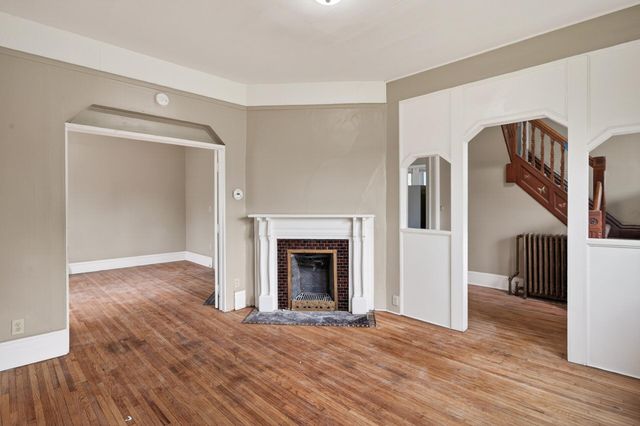 1017 Earl Street, Saint Paul, MN 55106