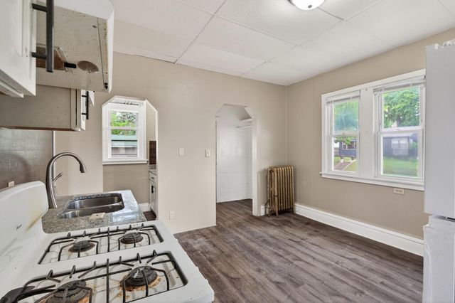 1017 Earl Street, Saint Paul, MN 55106
