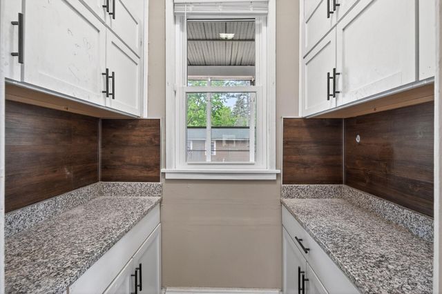1017 Earl Street, Saint Paul, MN 55106