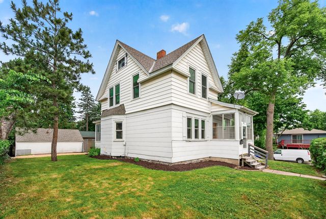 1017 Earl Street, Saint Paul, MN 55106