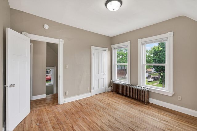 1017 Earl Street, Saint Paul, MN 55106
