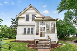 1017 Earl Street, Saint Paul, MN 55106