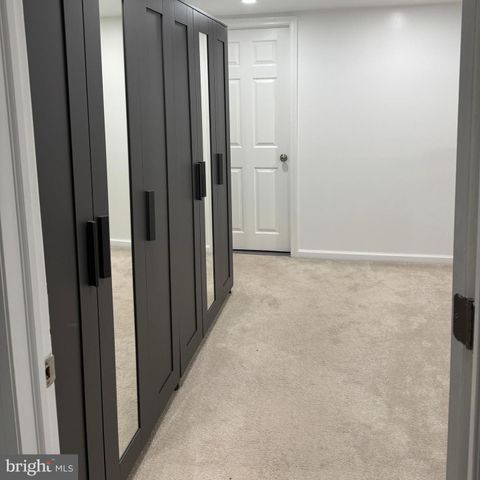 4204-B FENWICK LN, Mount Laurel, NJ 08054