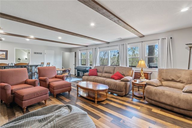 8446 Par Lane, Rogers, AR 72756