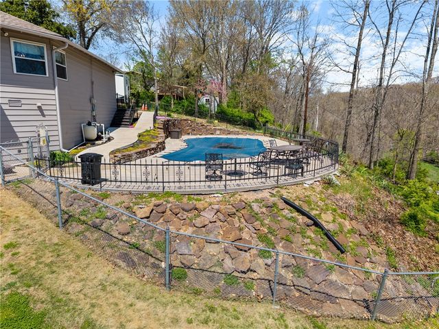 8446 Par Lane, Rogers, AR 72756