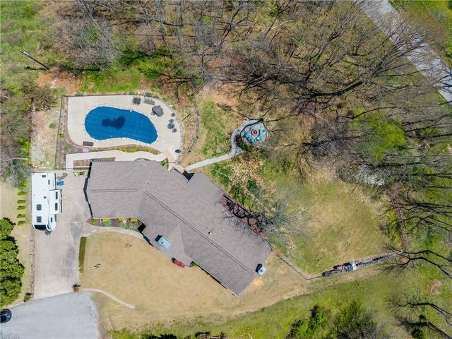8446 Par Lane, Rogers, AR 72756