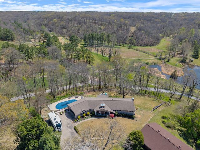 8446 Par Lane, Rogers, AR 72756