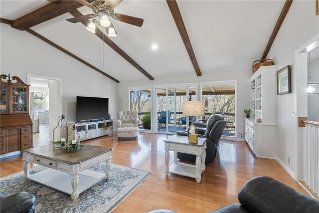 8446 Par Lane, Rogers, AR 72756