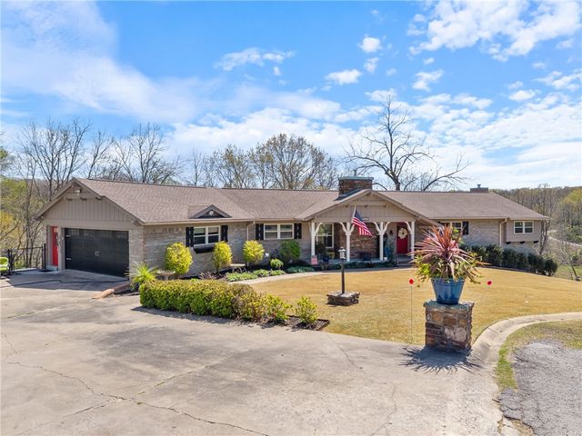 8446 Par Lane, Rogers, AR 72756