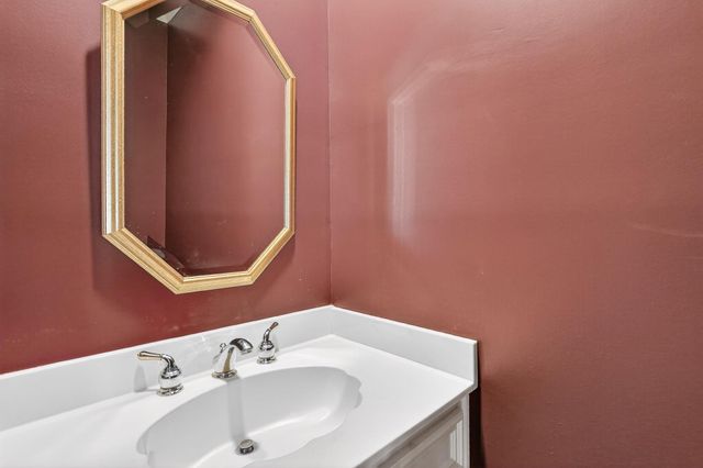 207 Hearthstone Circle, College Station, TX 77840