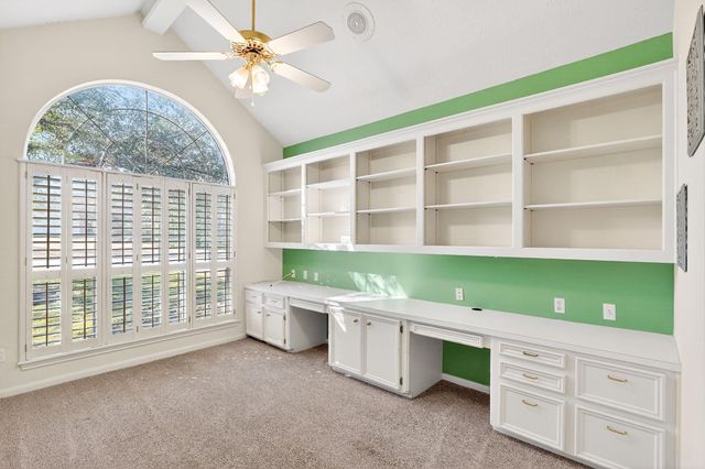 207 Hearthstone Circle, College Station, TX 77840