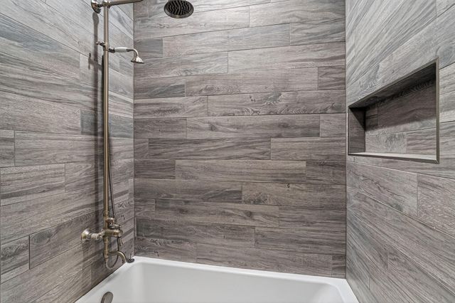 207 Hearthstone Circle, College Station, TX 77840