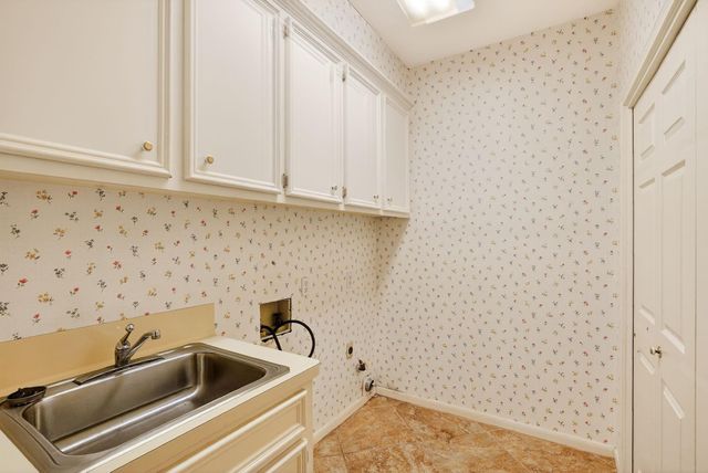 207 Hearthstone Circle, College Station, TX 77840