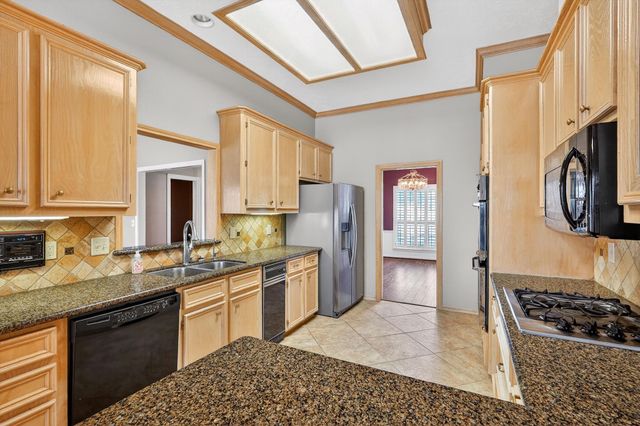 207 Hearthstone Circle, College Station, TX 77840