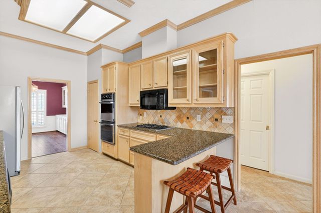 207 Hearthstone Circle, College Station, TX 77840