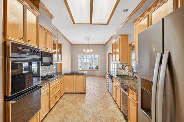 207 Hearthstone Circle, College Station, TX 77840