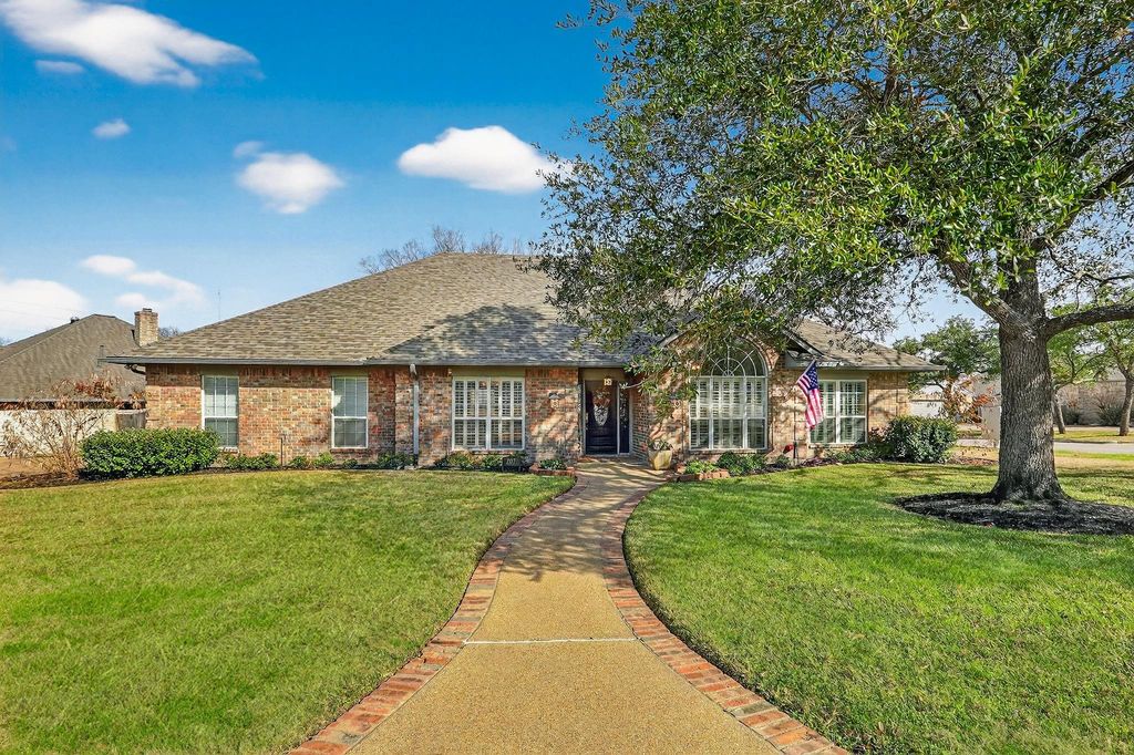 207 Hearthstone Circle, College Station, TX 77840