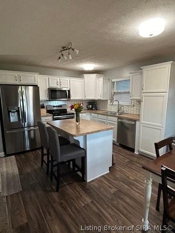 8717 Black Oak Drive, Charlestown, IN 47111