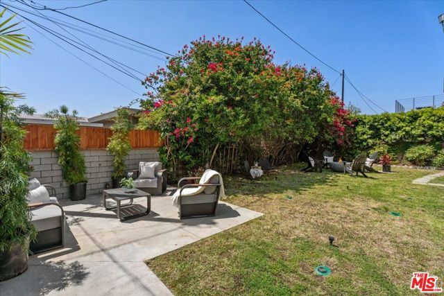 7321 Westlawn Avenue, Los Angeles, CA 90045
