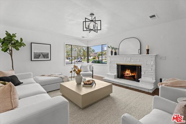 7321 Westlawn Avenue, Los Angeles, CA 90045