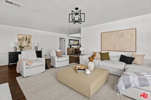 7321 Westlawn Avenue, Los Angeles, CA 90045