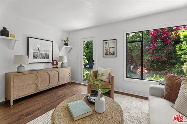 7321 Westlawn Avenue, Los Angeles, CA 90045