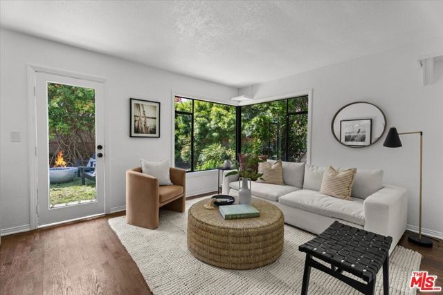 7321 Westlawn Avenue, Los Angeles, CA 90045