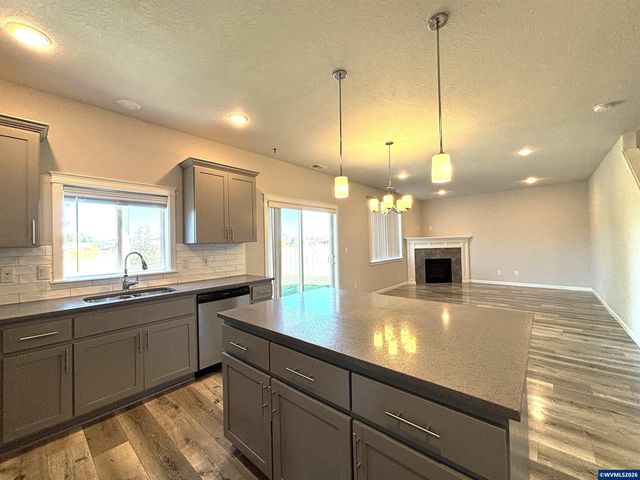 4325 Somerset Dr NE, Albany, OR 97322