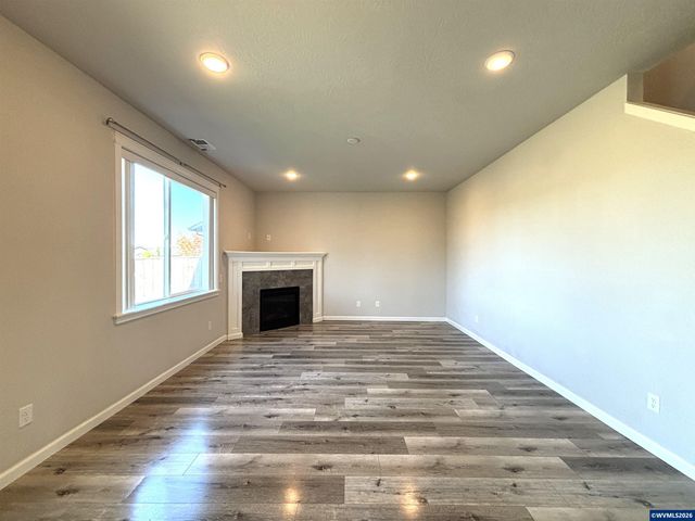 4325 Somerset Dr NE, Albany, OR 97322